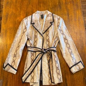DuePerDue Trench Coat